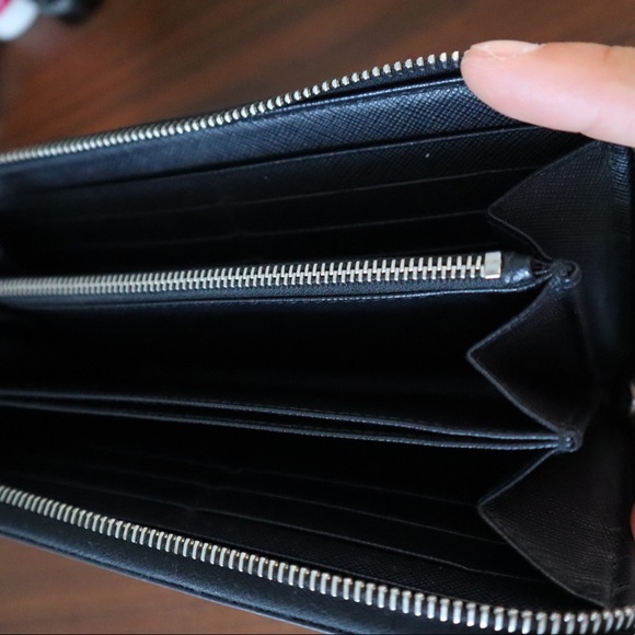 Prada Saffiano Wallet - Picture 4 of 5
